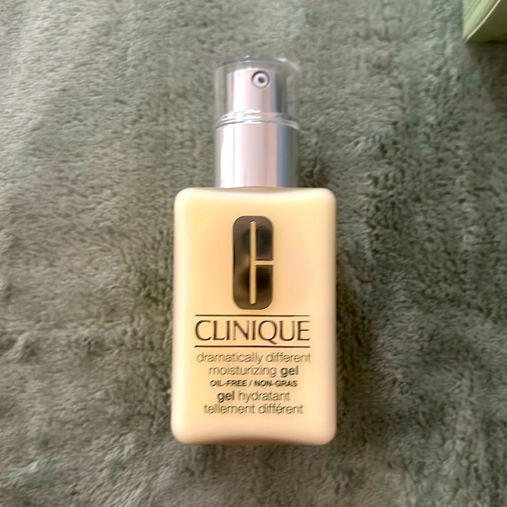 Clinique dramatically different gel 125 ml NEW